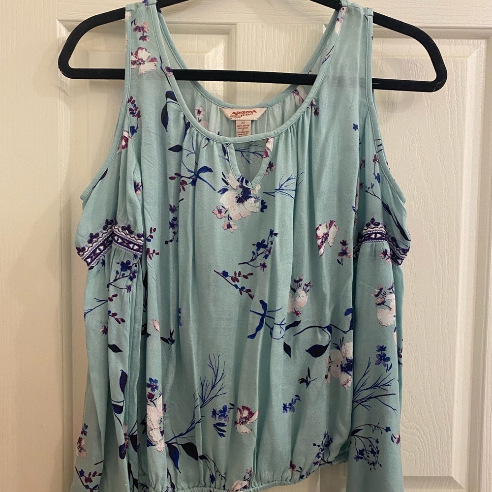 Arizona floral cold shoulder long sleeve blouse